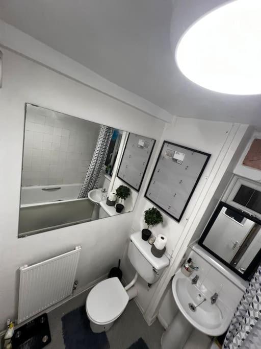 1-Bed Flat With Fast Wi-Fi In Prime Location 15Mins From Central Лондон Экстерьер фото