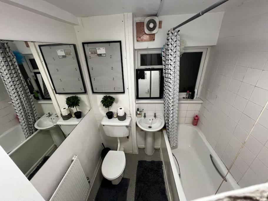 1-Bed Flat With Fast Wi-Fi In Prime Location 15Mins From Central Лондон Экстерьер фото