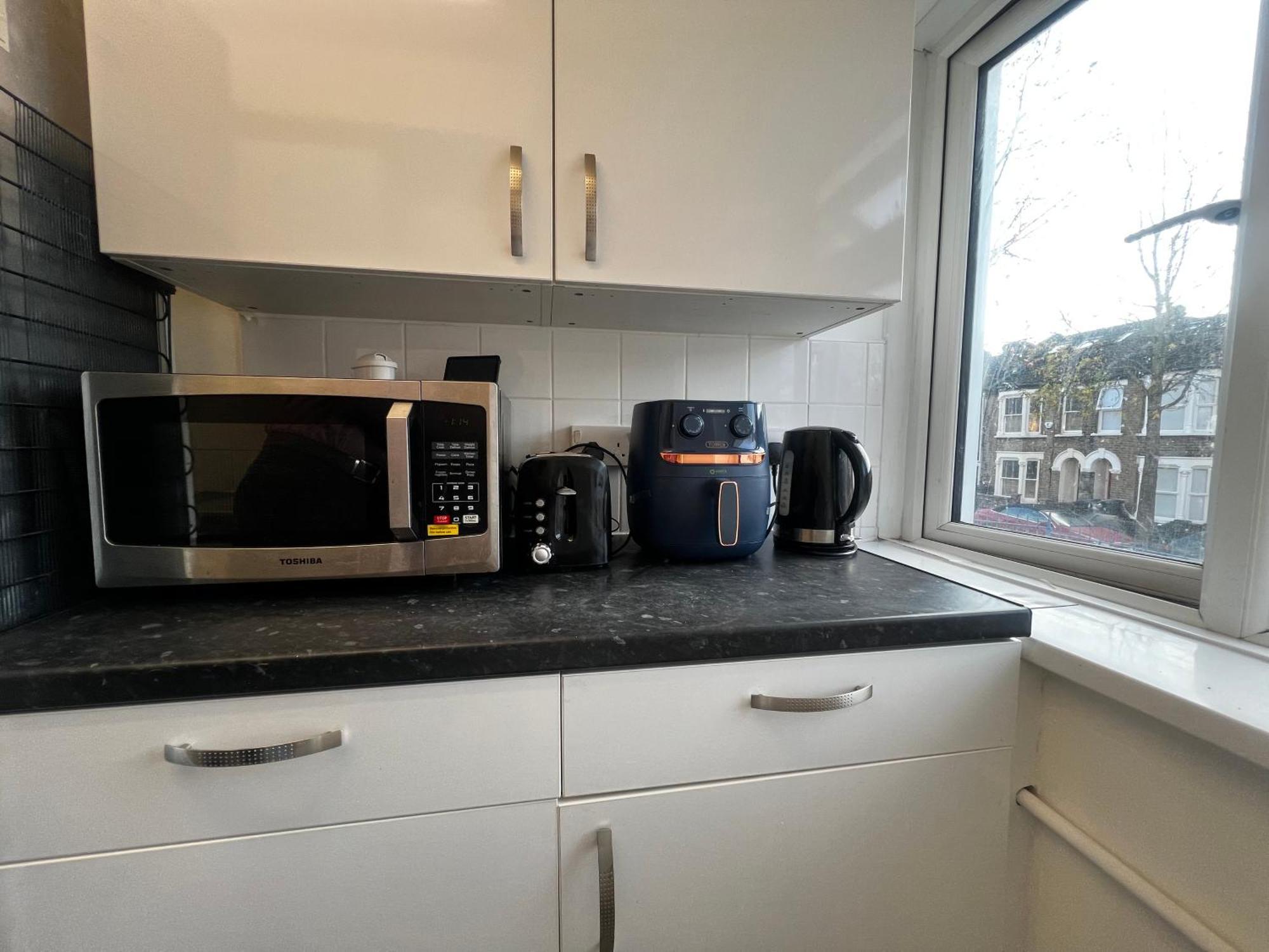 1-Bed Flat With Fast Wi-Fi In Prime Location 15Mins From Central Лондон Экстерьер фото